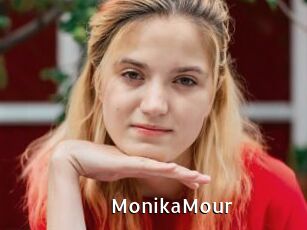 MonikaMour